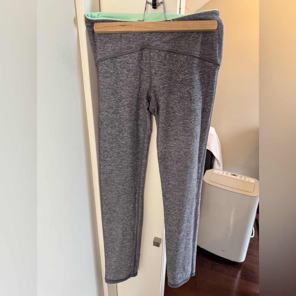 Ivivva EUC Gray and Green Leggings reversible/ size 14
